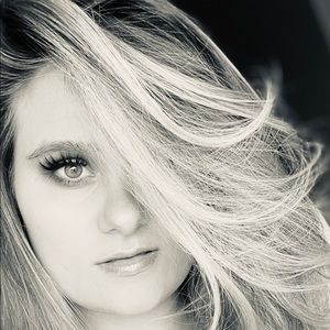 Meet your Posher, Natasha